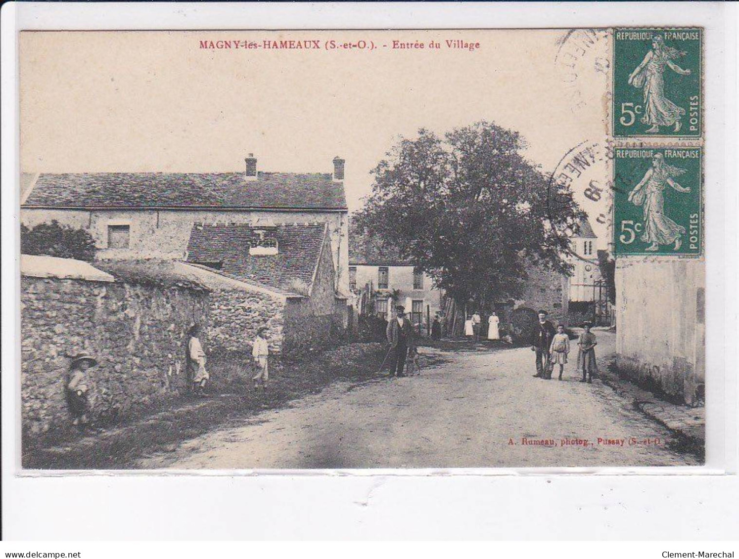 MAGNY-les-HAMEAUX: entrée du village - très bon état