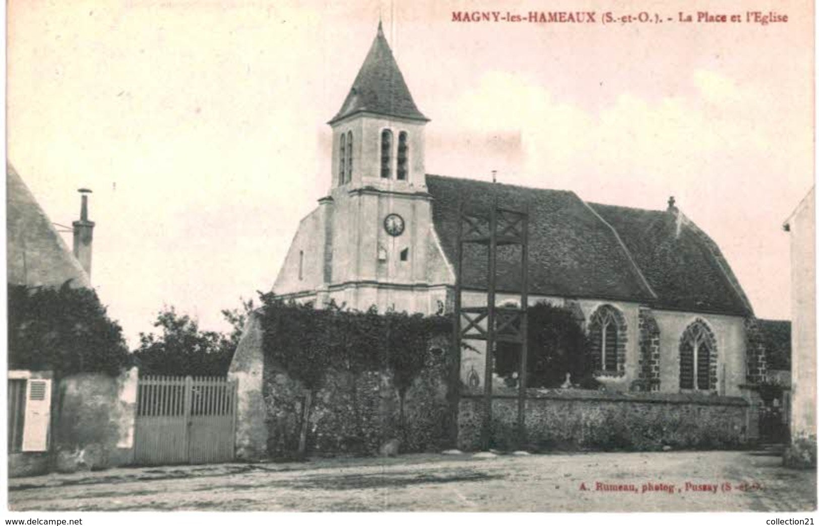 MAGNY LES HAMEAUX ... LA PLACE ET L EGLISE