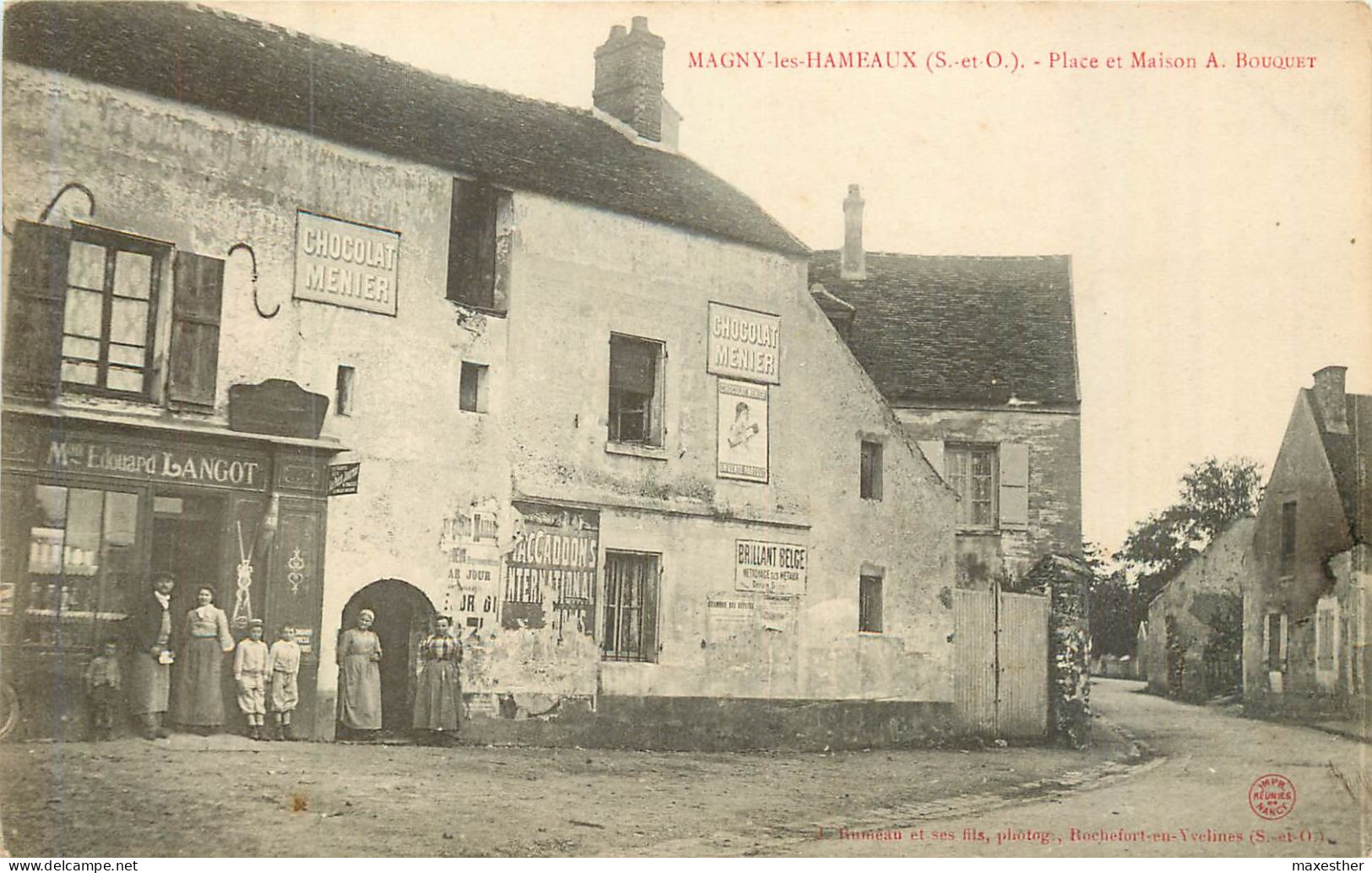 MAGNY LES HAMEAUX place et maison A. Bouquet
