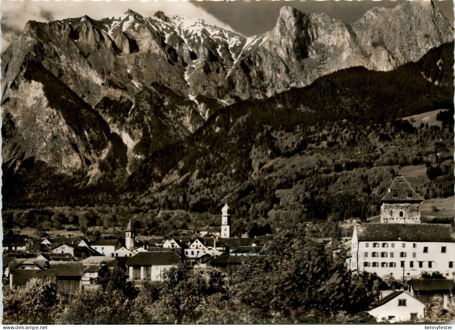 Maienfeld mit Falknis