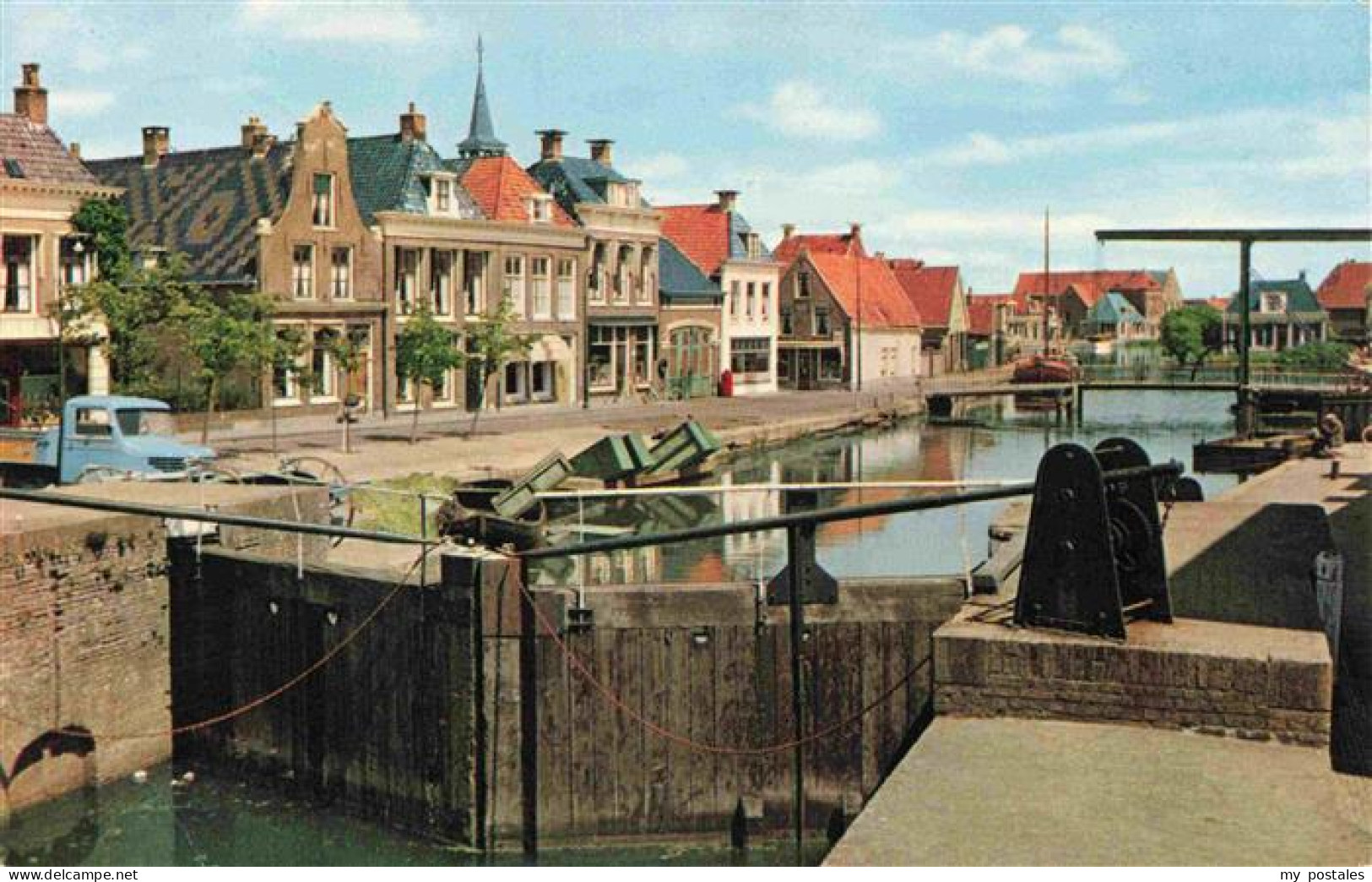 Makkum Friesland NL Kanalschleuse