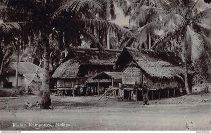 Malaysia - Malay kamponsg - REAL PHOTO - Publ. unknown
