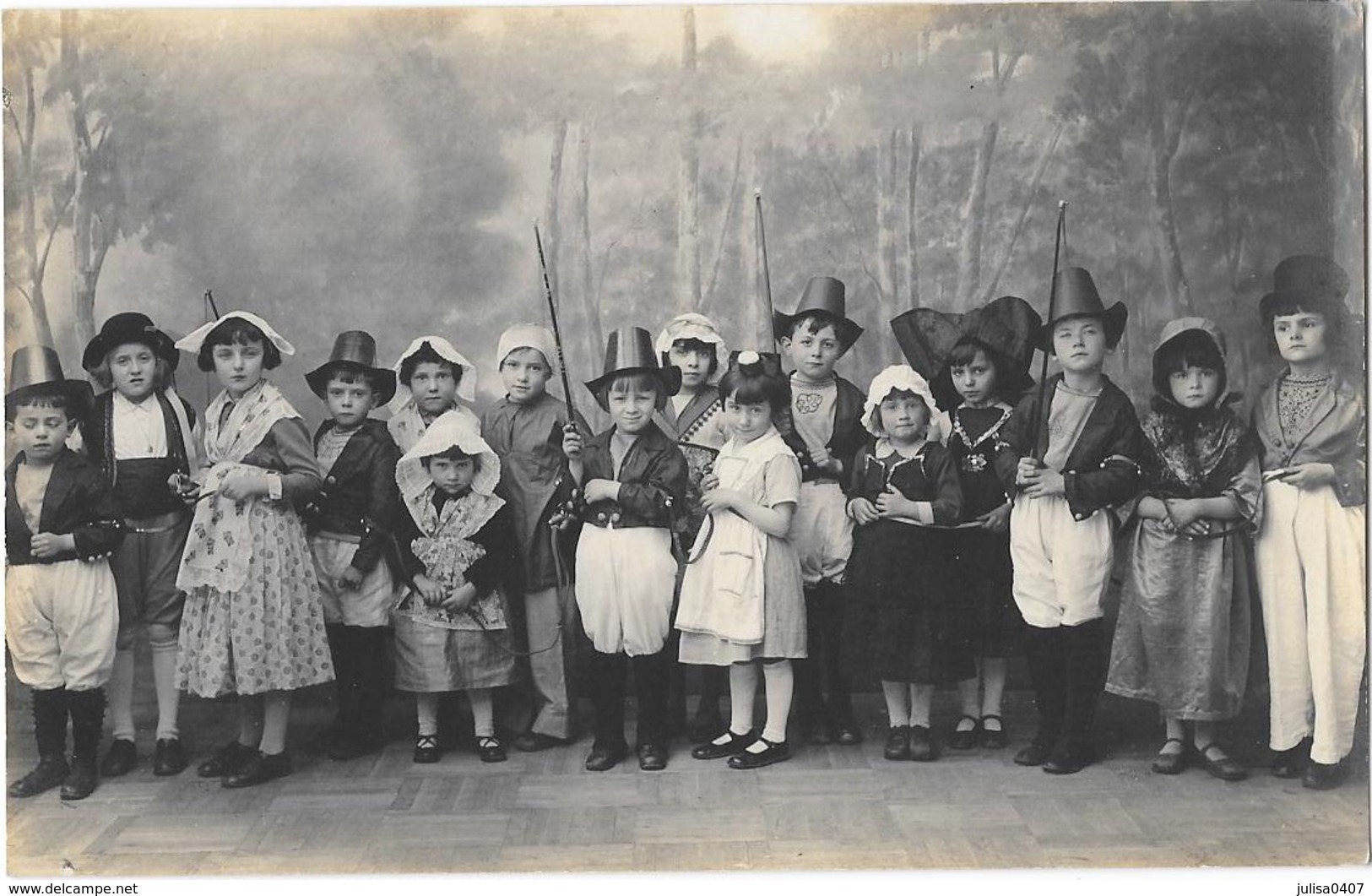 MALESHERBES ou environs (45) carte photo groupe d'enfants déguisés fete