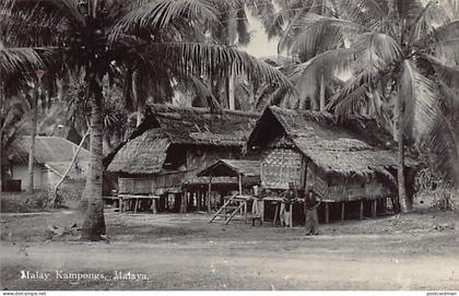 Malaysia - Malay Kampongs - REAL PHOTO - Publ. unknown