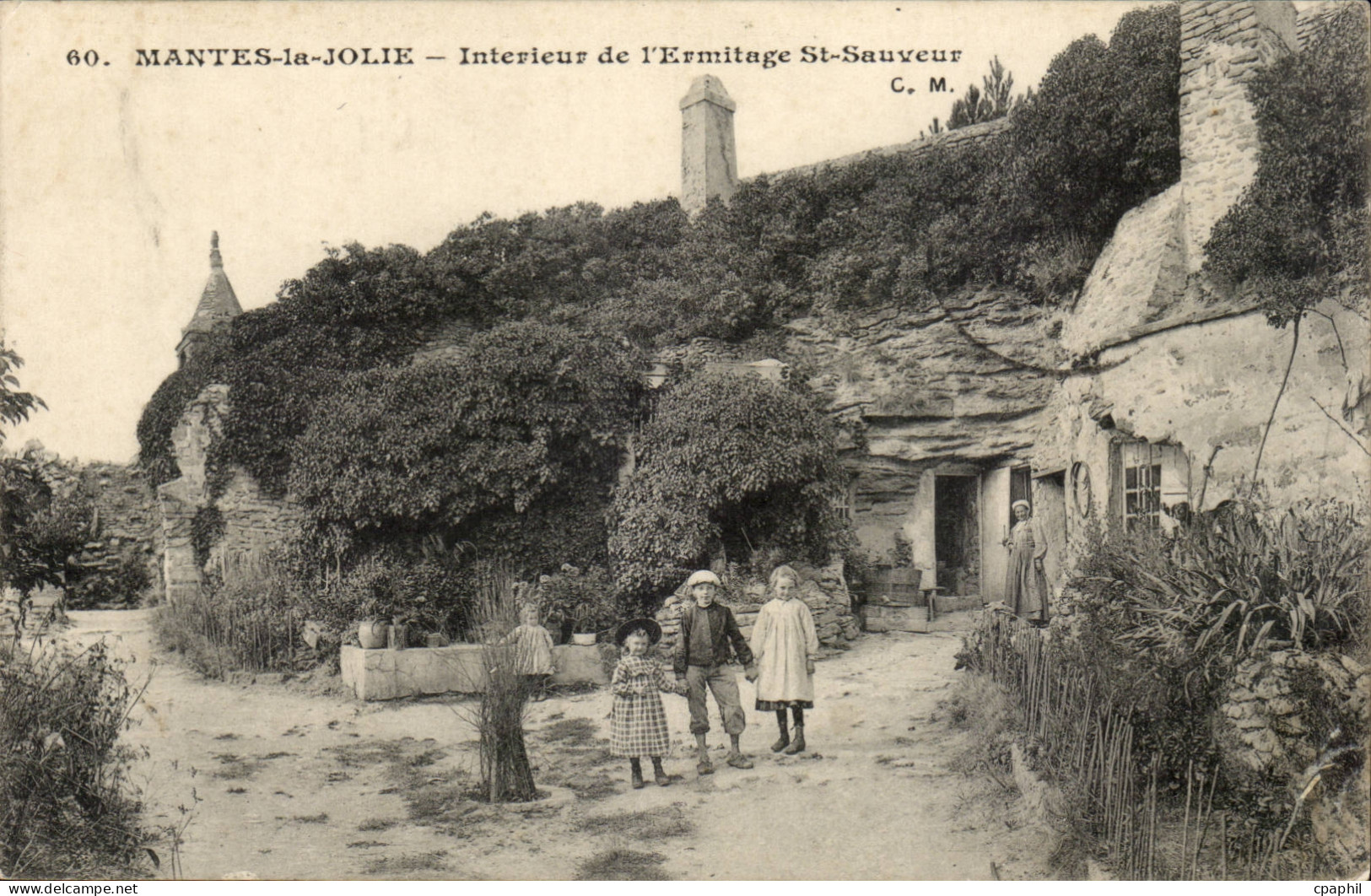 Mantes la Jolie CPA Interieur de l'ermitage St Sauveur (enfants)