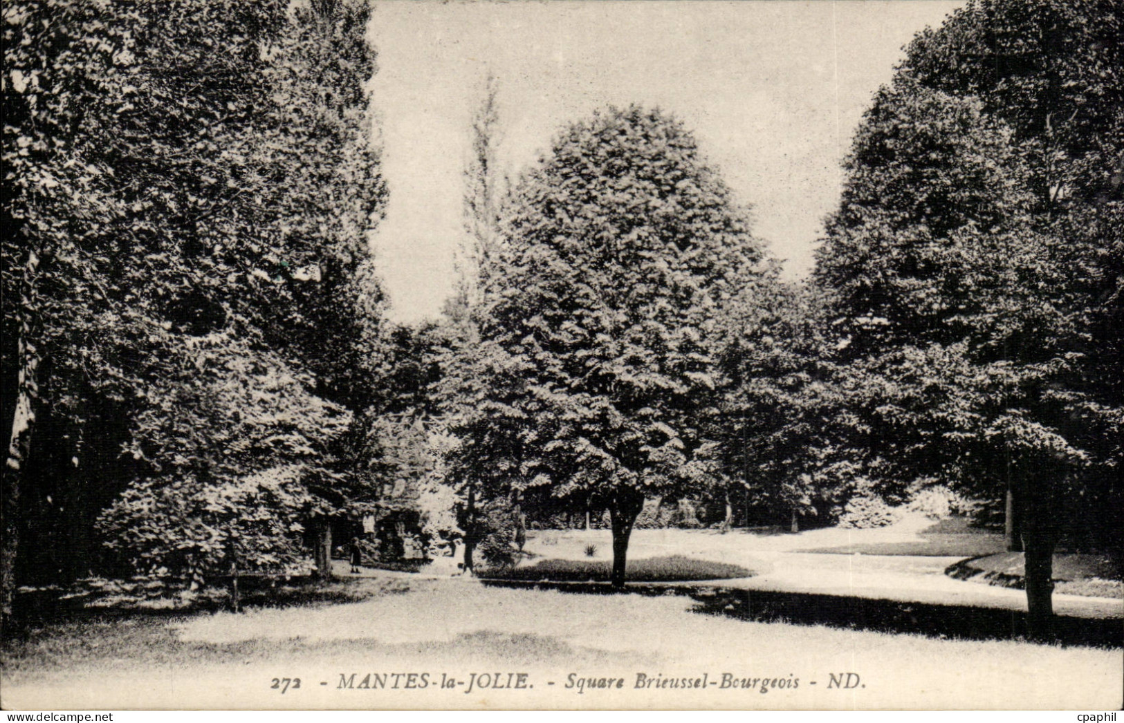 Mantes la jolie CPA Sqaure Brieussel Bourgeois