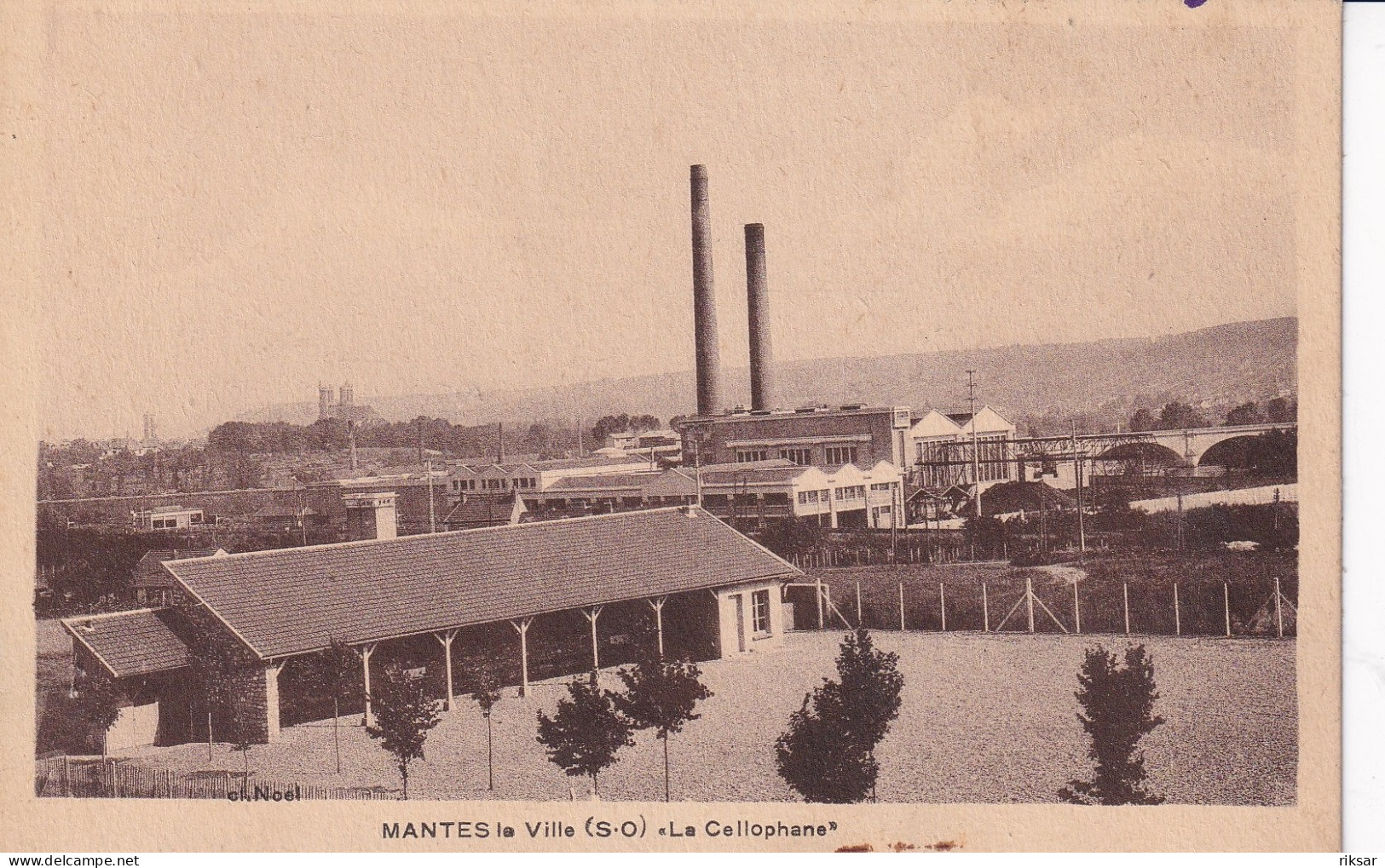 MANTES LA VILLE(LE CELLOPHANE)