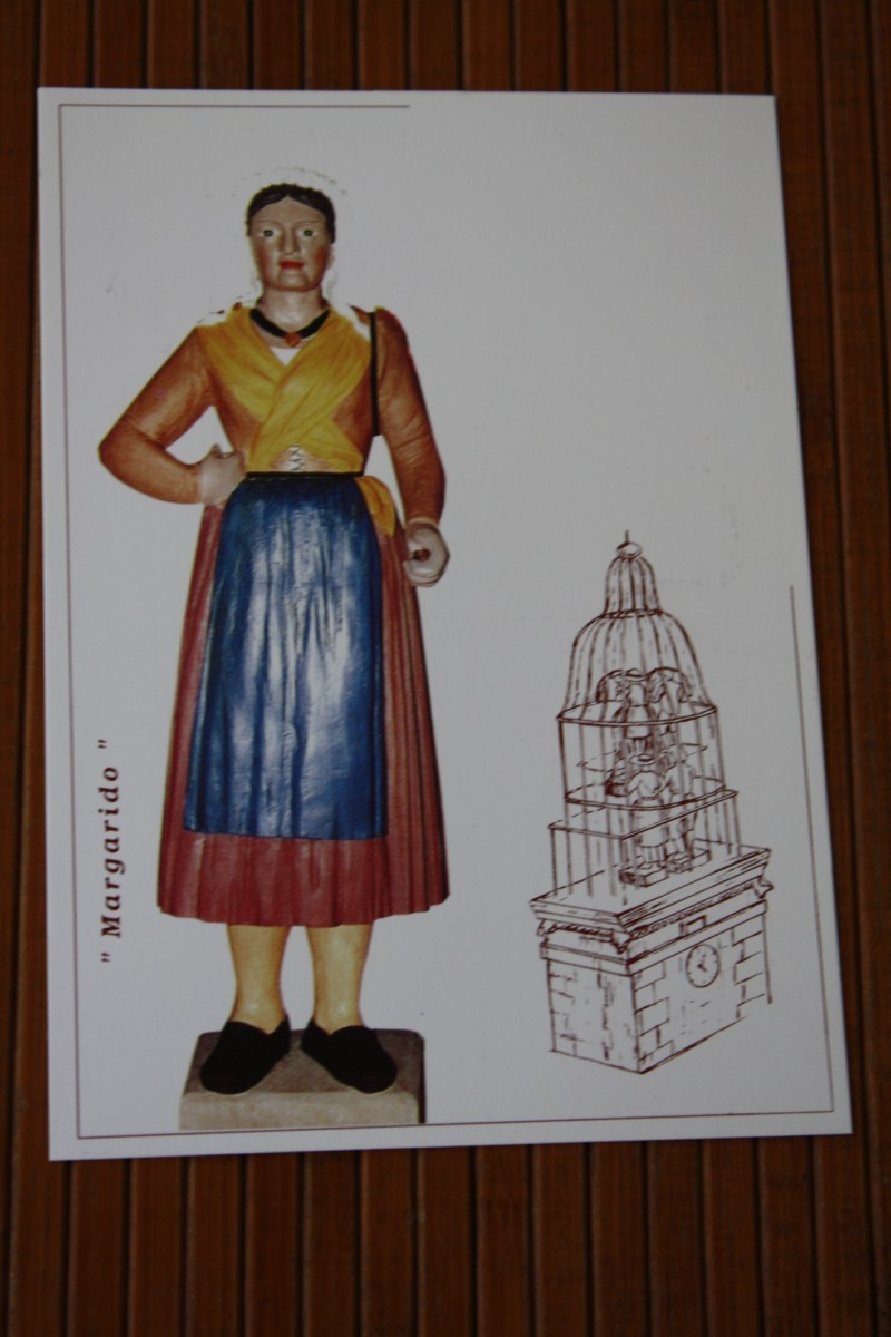 " MARGARIDO "La Tour du Jacquemard "à Lambesc (13).Ancien rempart surplombé parCampanile Habité de 4 Personnages