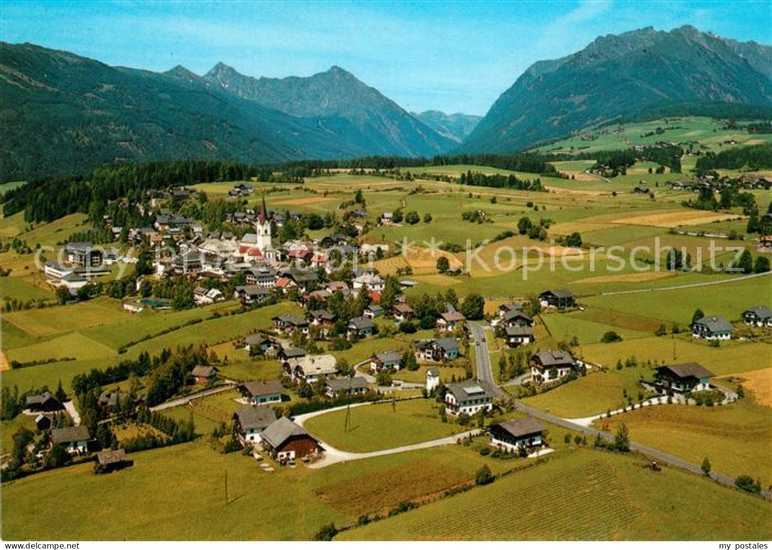 Mariapfarr Sommerfrische Wintererholungsort Alpenpanorama Fliegeraufnahme