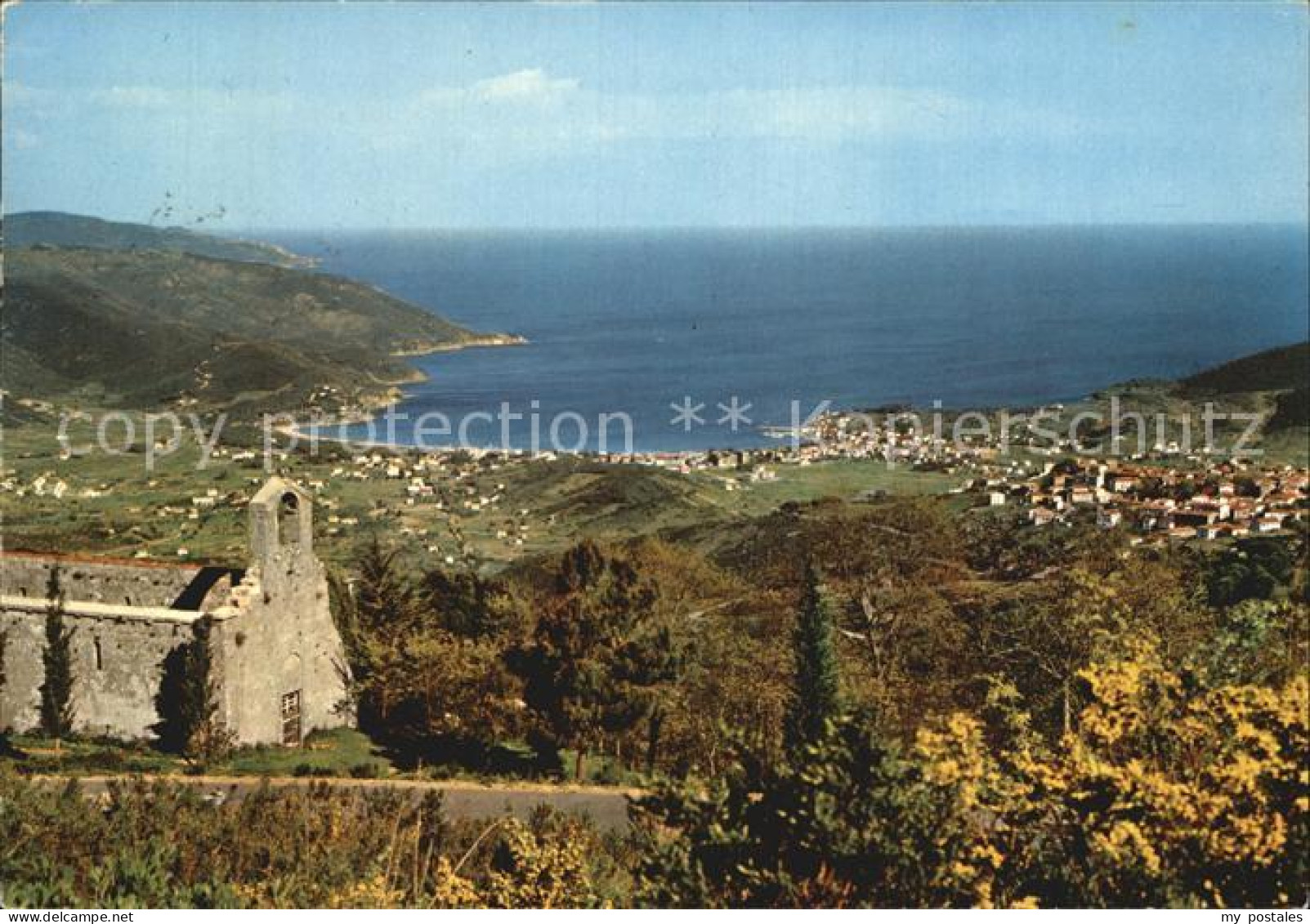 Marina di Campo Golfo di Campo e Chiesa Romanica di San Giovanni