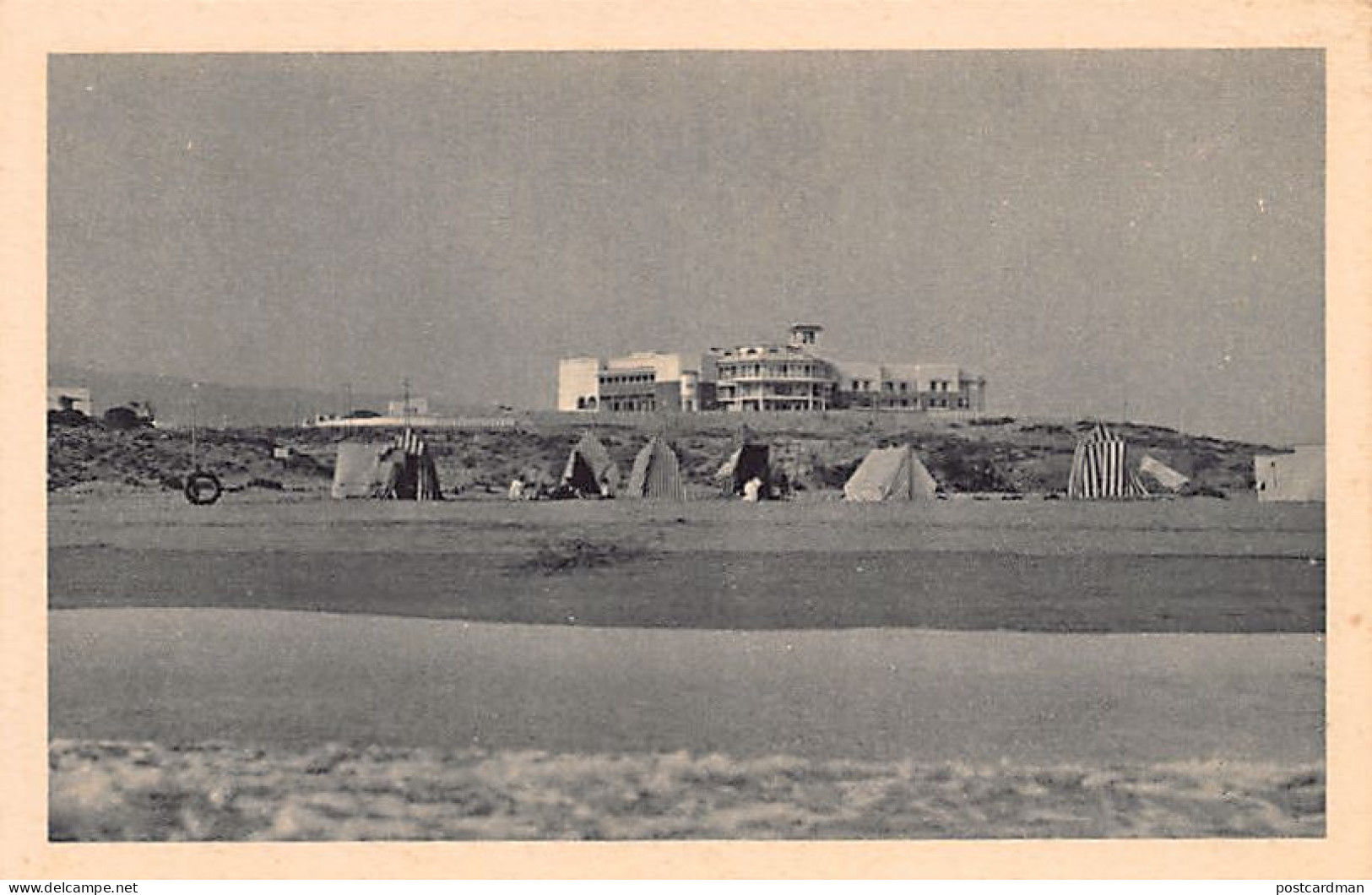 Maroc - AGADIR - L'Hôtel Marhaba vu de la plage