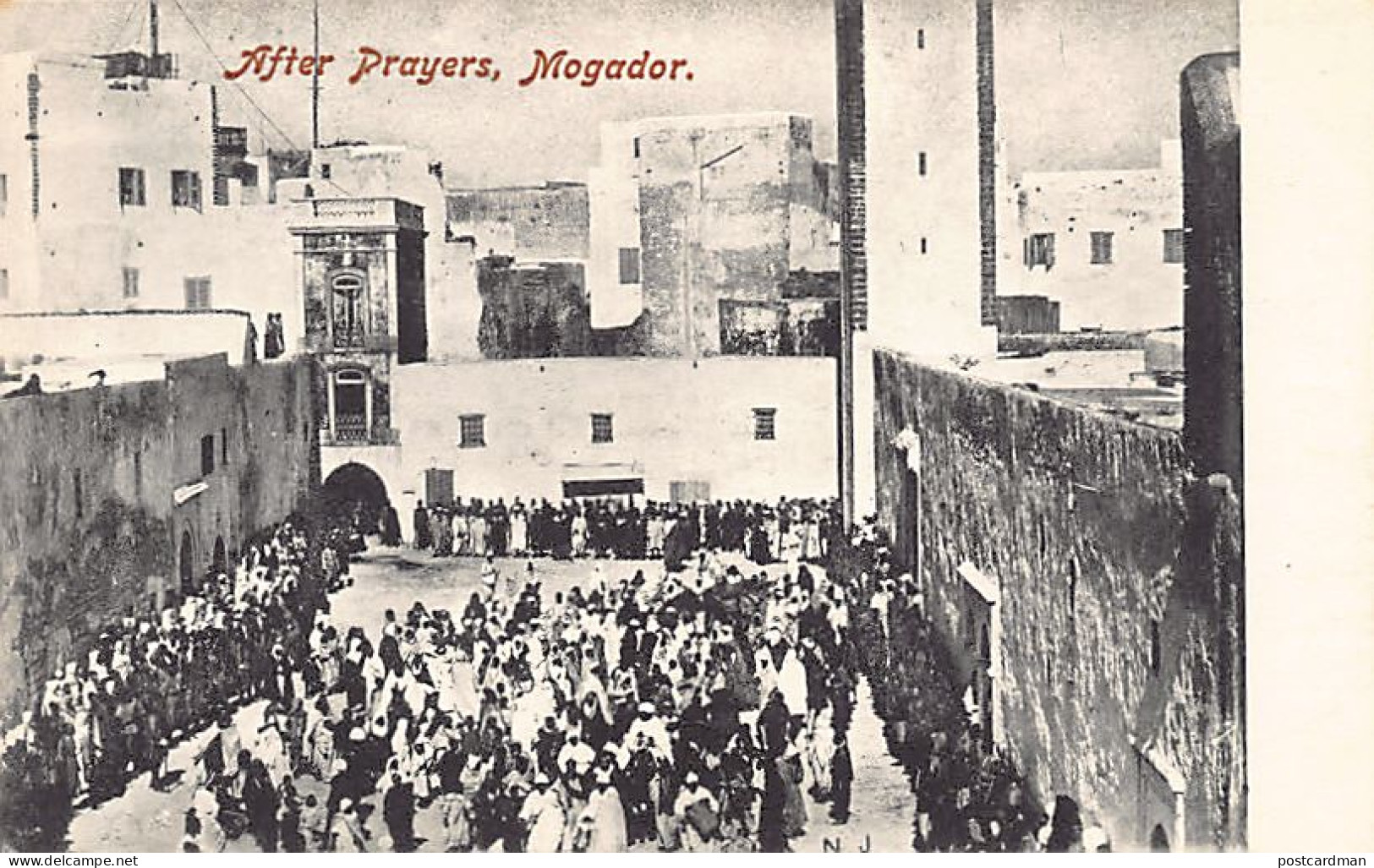Maroc - ESSAOUIRA Mogador - After prayers (après les prières)