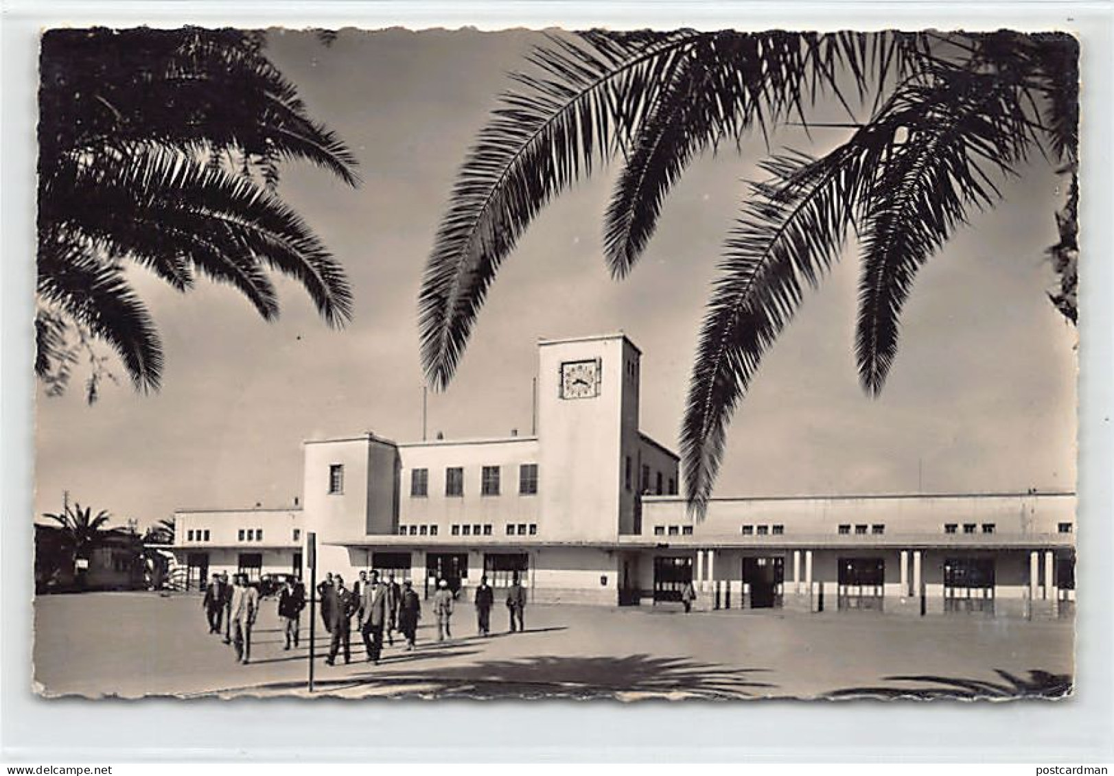 Maroc - OUJDA - Place de la gare - Ed. Glatigny 9003