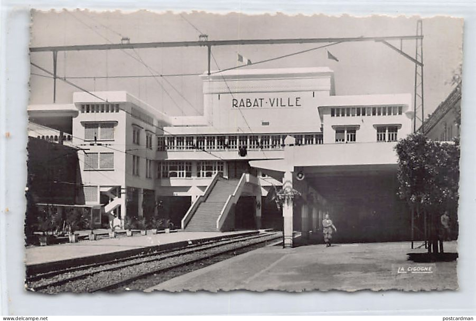 Maroc - RABAT - Intérieur de la gare