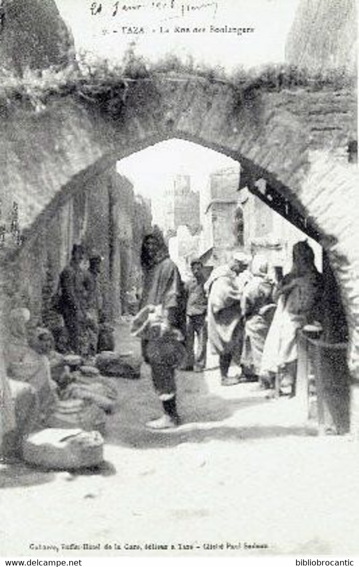 MAROC - TAZA < VUE ANIMEE DE LA RUE DES BOULANGERS