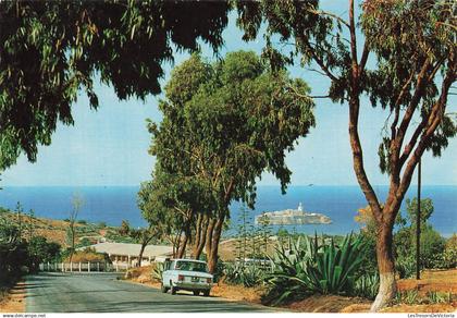 MAROC - Al Hoceïma - Rocher - Peñón de Alhucemas - îlot - baie - Palmiers - mer - voiture - Carte postale