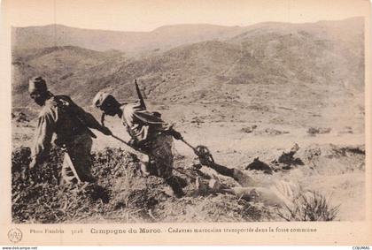MAROC - S37925 - Campagne - cadavres Marocains transportés dans la Fosse Commune