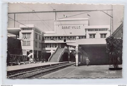 Maroc - RABAT - Intérieur de la gare