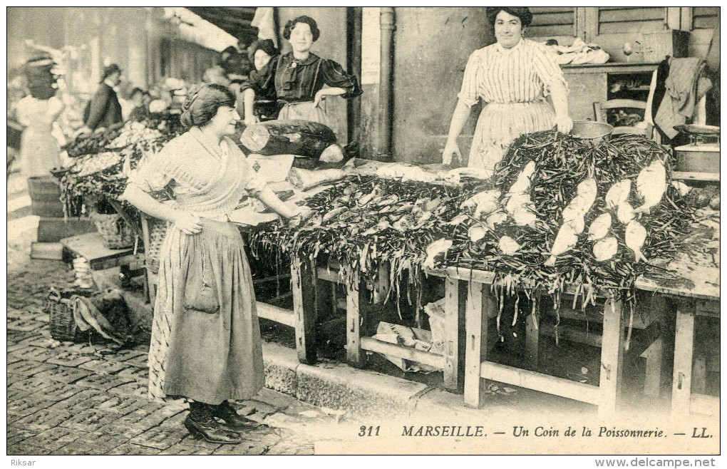 MARSEILLE(BOUCHES DU RHONE)POISSONNERIE