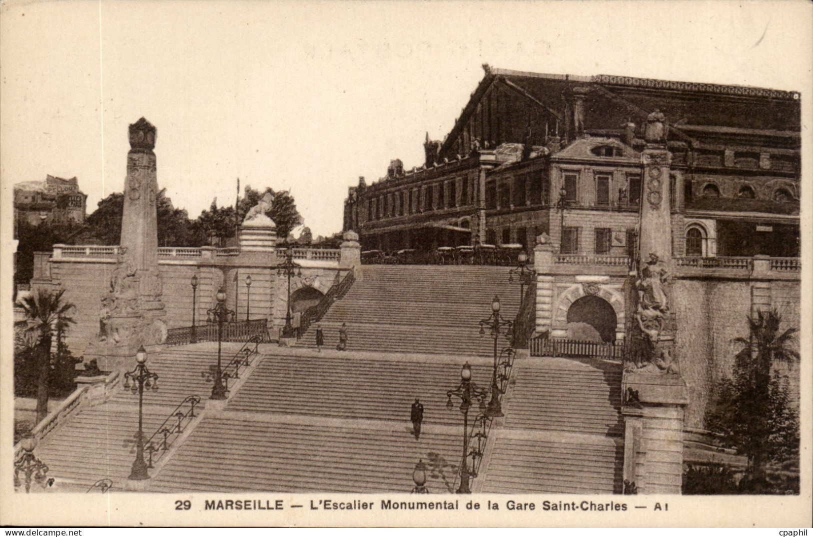 Marseille CPA L'escalier monumental de la gare Saint Charles