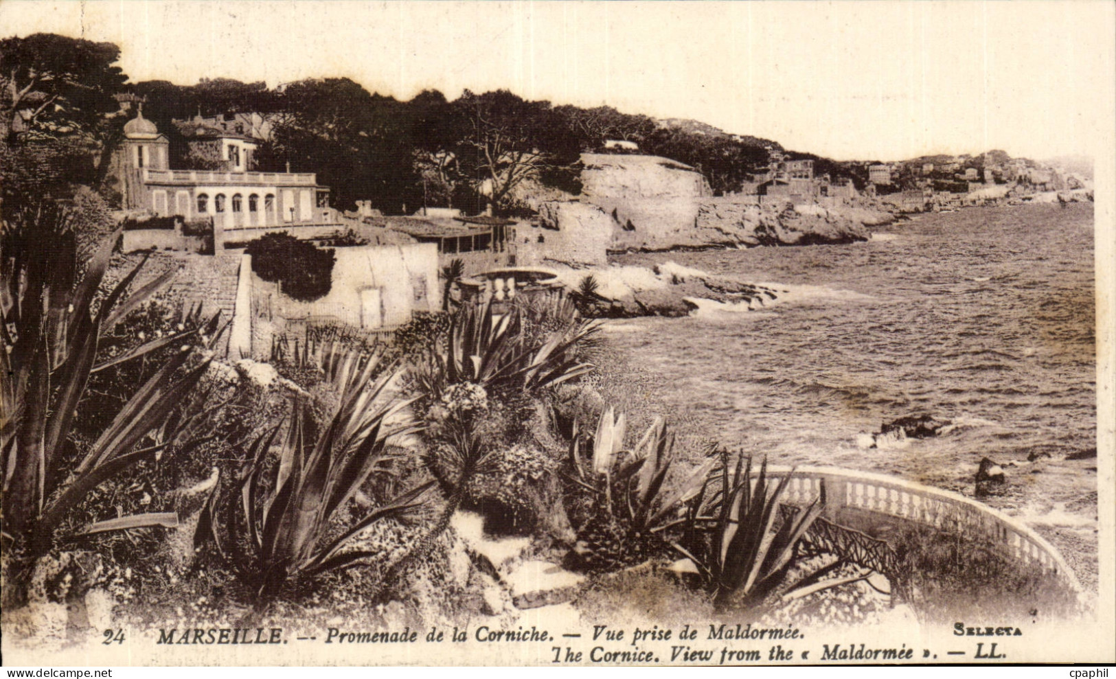 Marseille CPA Promenade de la corniche Vue prise de Maldormee