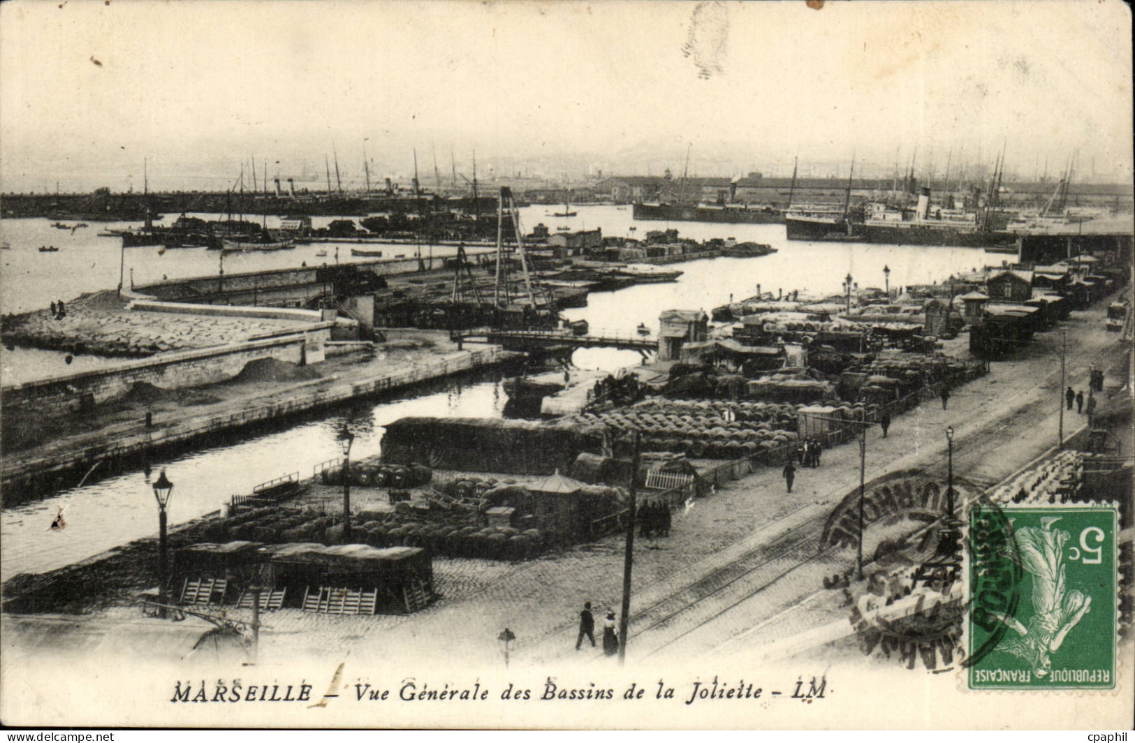 Marseille CPA Vue generale des bassins de la Joliette