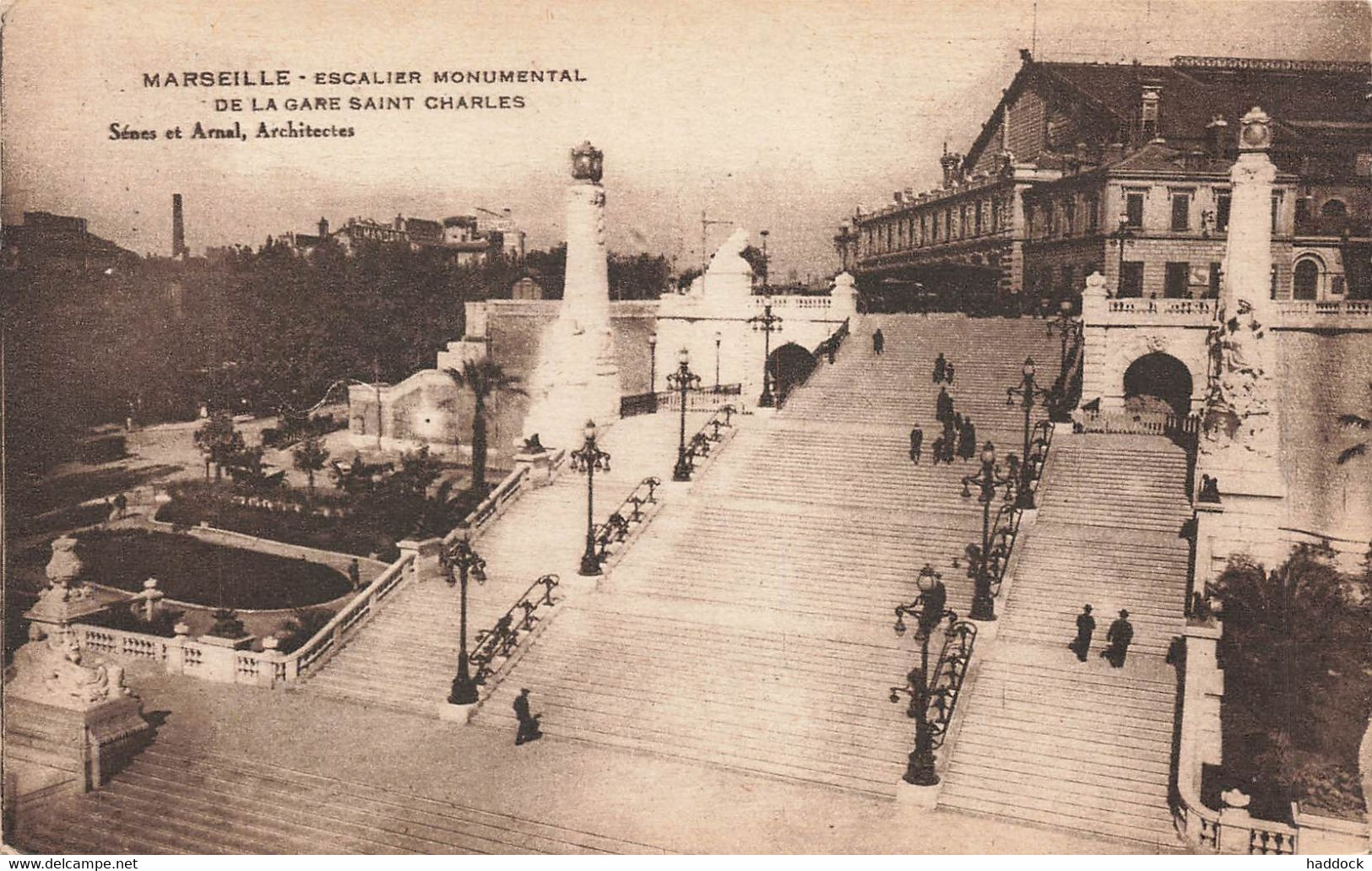 MARSEILLE : ESCALIER MONUMENTAL DE LA GARE SAINT CHARLES
