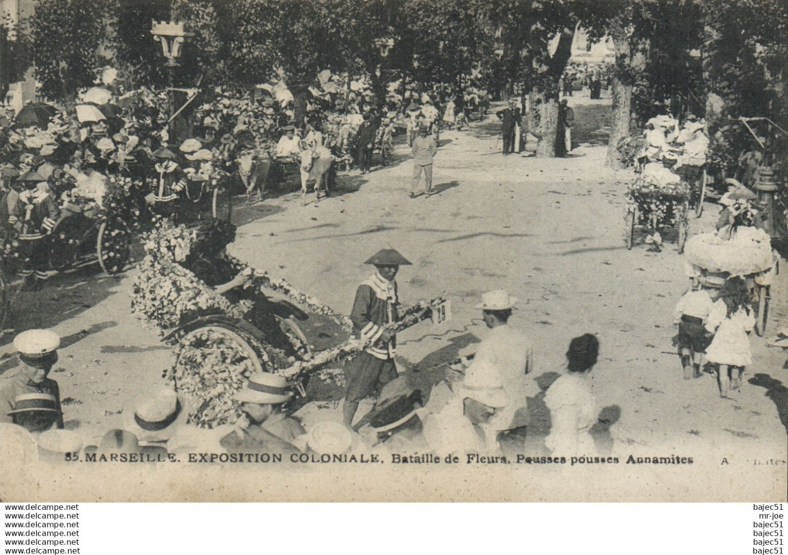 Marseille - Expositions Coloniales - Bataille de Fleurs, pousses pousses