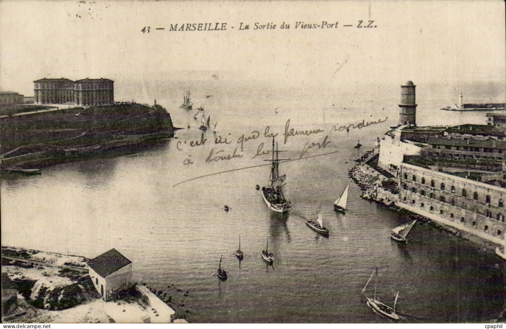 Marseille - La Sortie du Vieux Port - CPA