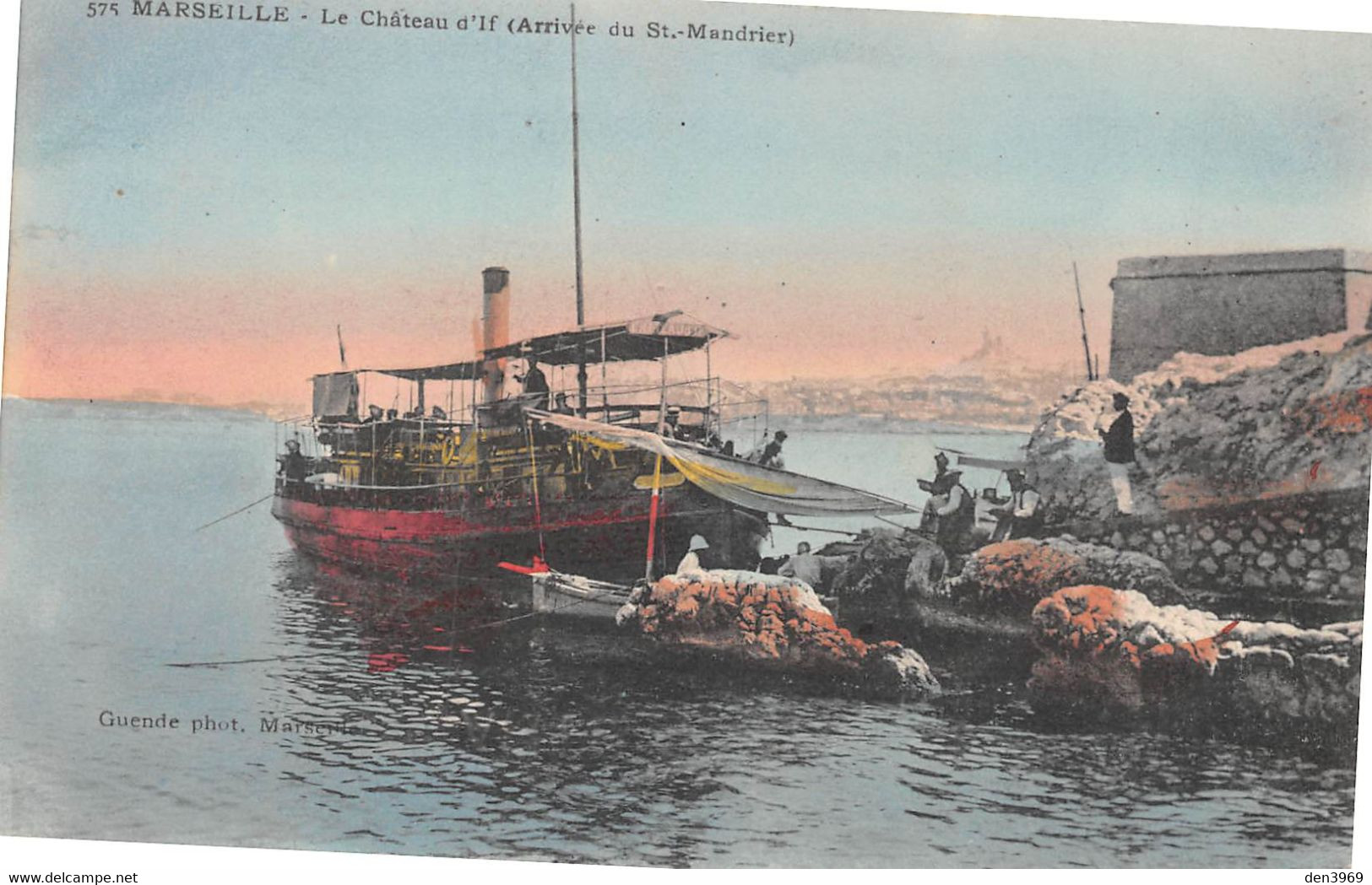 MARSEILLE - Le Château d'If (Arrivée du Bateau Saint-Mandrier)
