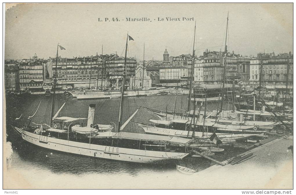 MARSEILLE - Le Vieux Port (bateaux)