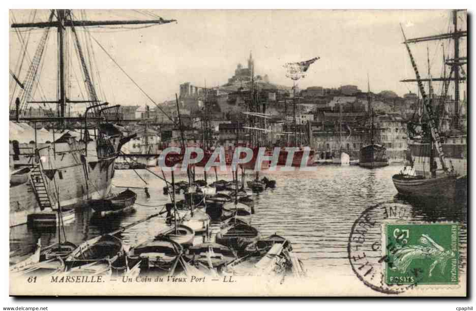Marseille - Un Coin du Vieux Port - bateau - CPA
