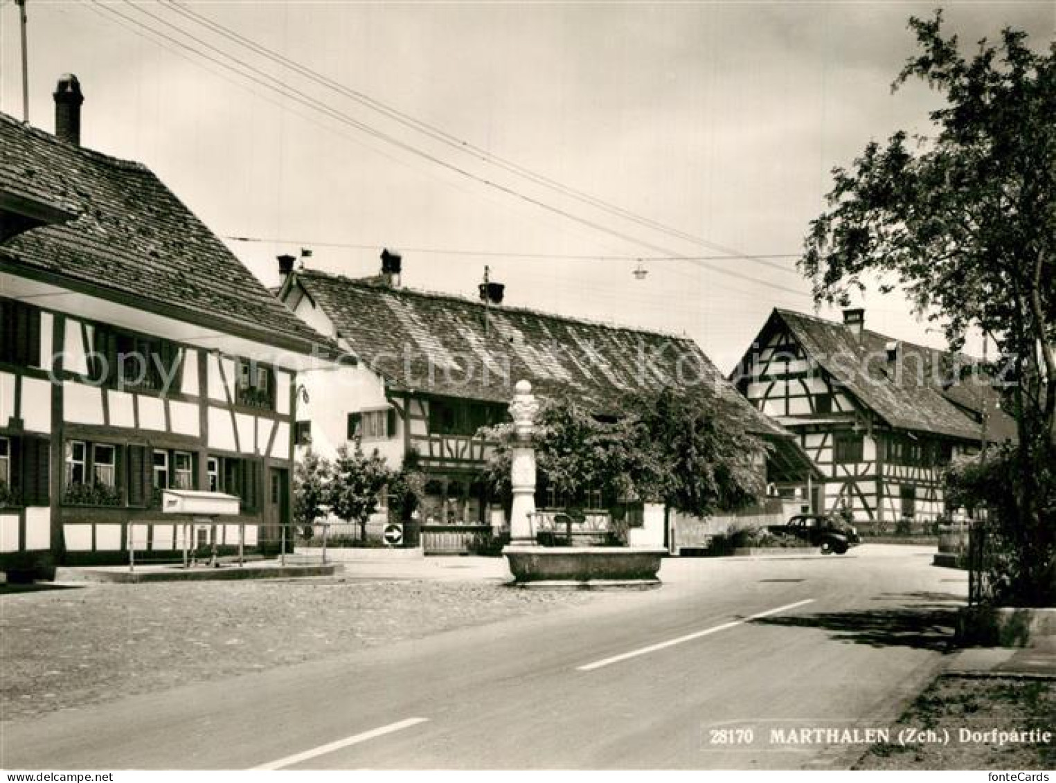 Marthalen Dorfpartie Brunnen Fachwerkhaeuser
