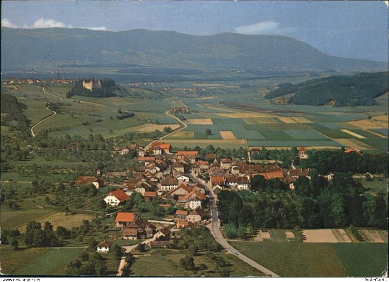 Mathod Chateau Champvent Fliegeraufnahme