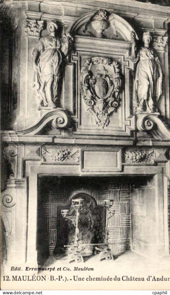 Mauleon - Une Cheminee du Chateau D'Andur CPA
