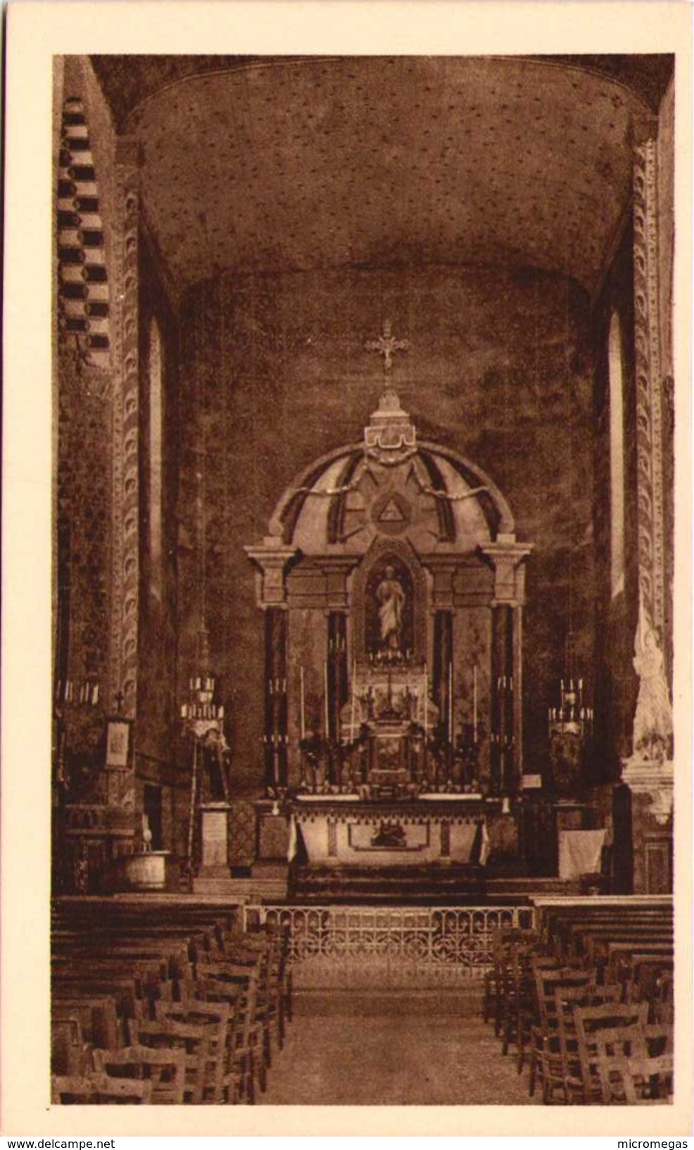 MAUZE-sur-le-MIGNON - Intérieur de l'Eglise