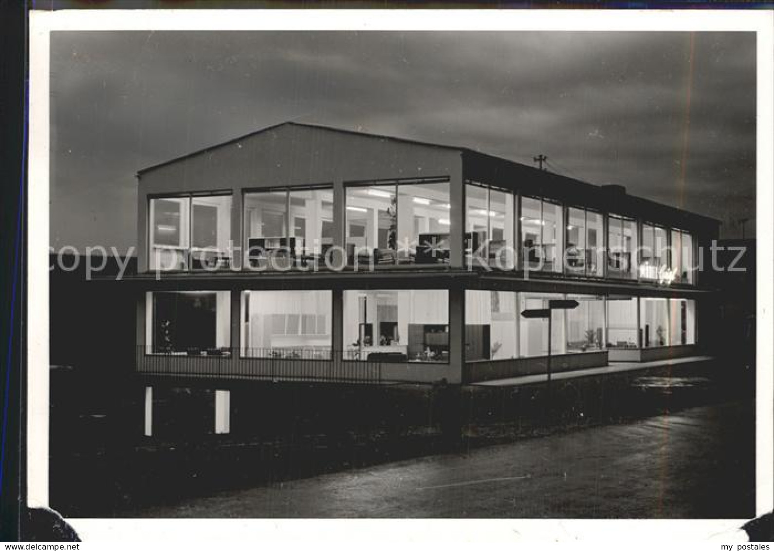 Maxhuette-Haidhof Moebel Geigl Ausstellungsgebaeude