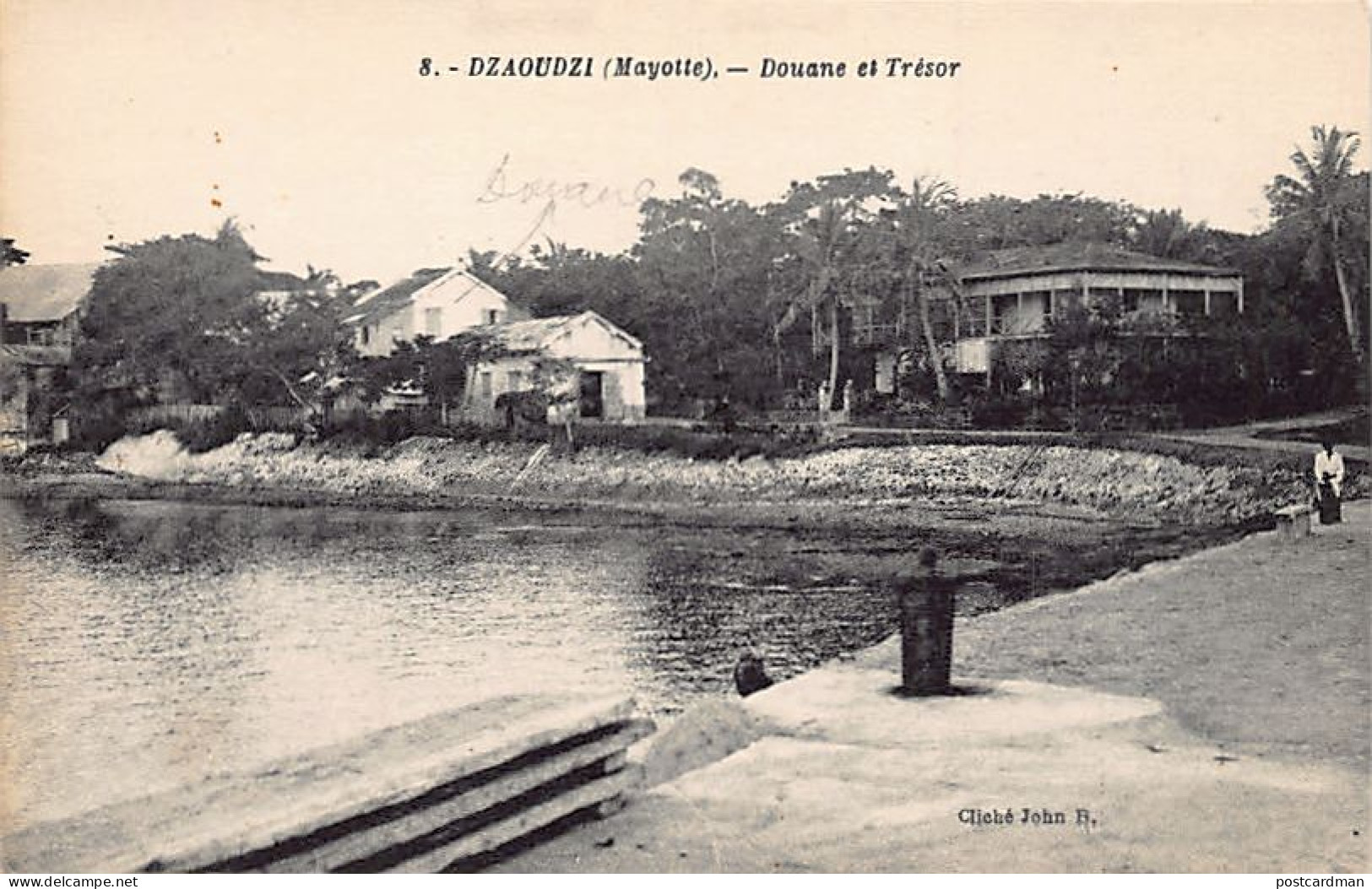 Mayotte - DZAOUDZI - La douane et le trésor public - Ed. John B. (John Baptiste) 8