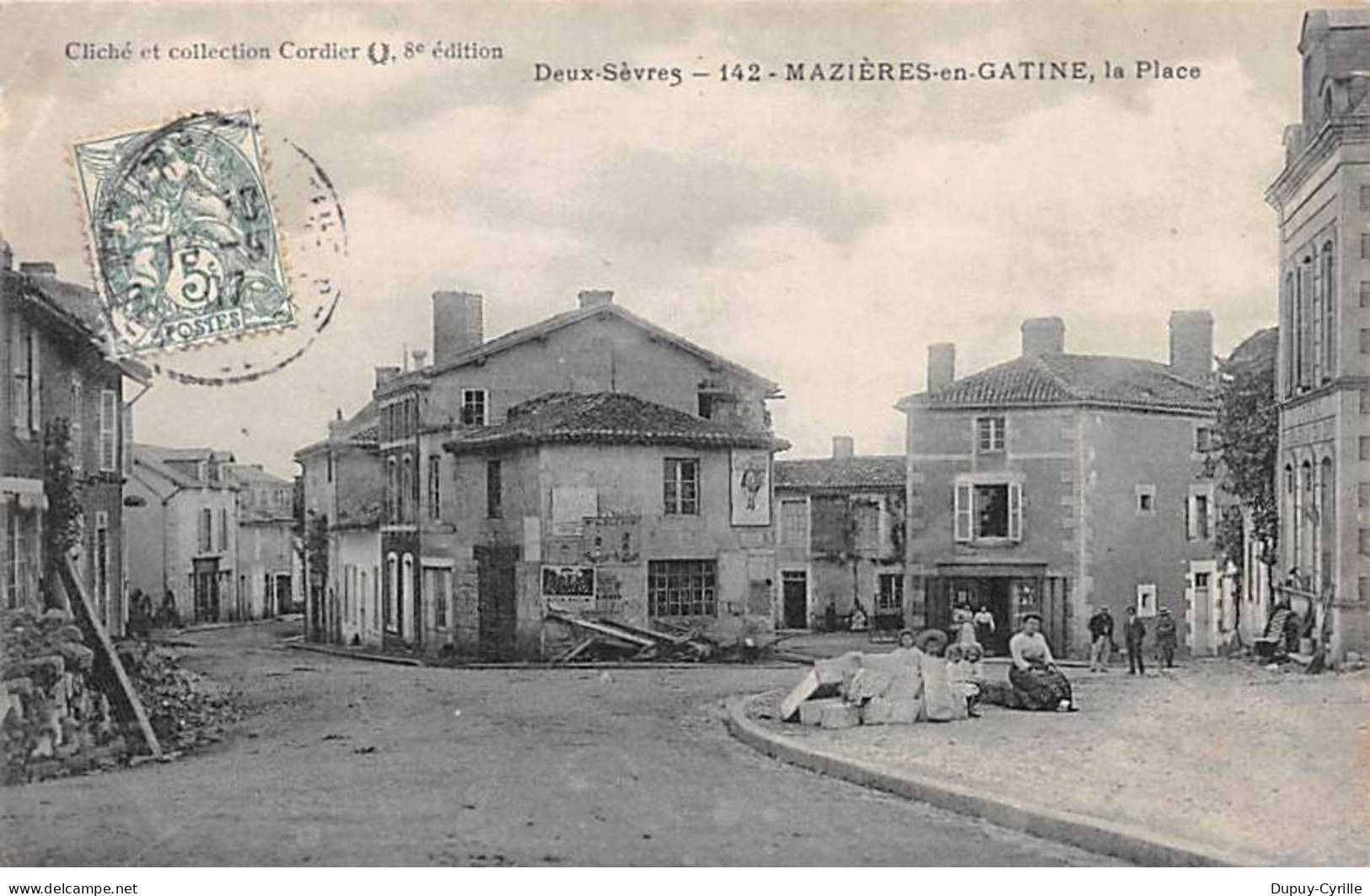 MAZIERES EN GATINE - La Place - très bon état