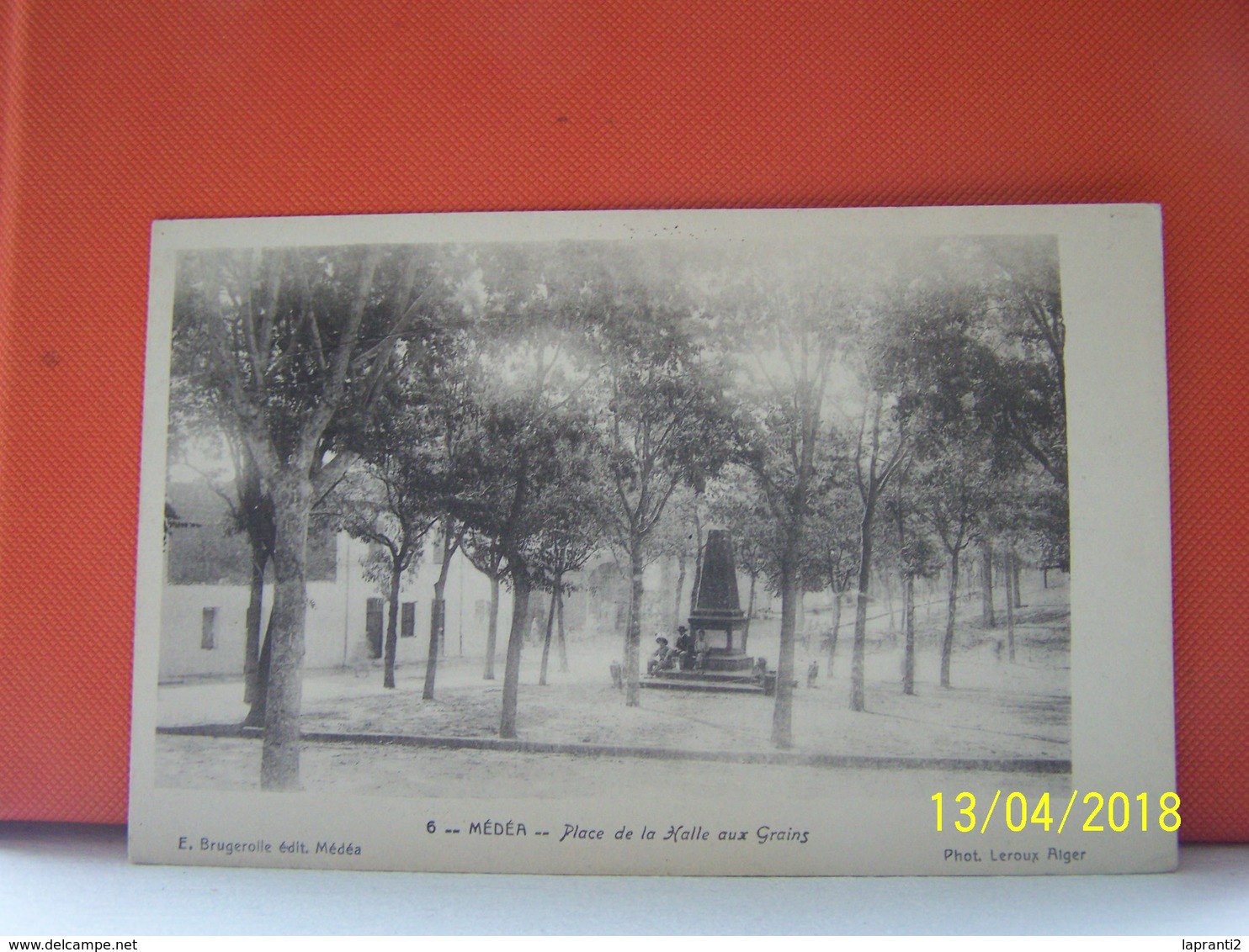 MEDEA (ALGERIE) PLACE DE LA HALLE AUX GRAINS.