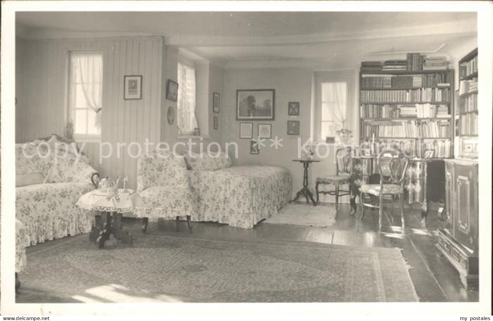 Meersburg Bodensee Annettes Schwalbennest im Fuerstenhaeusle Meersburg