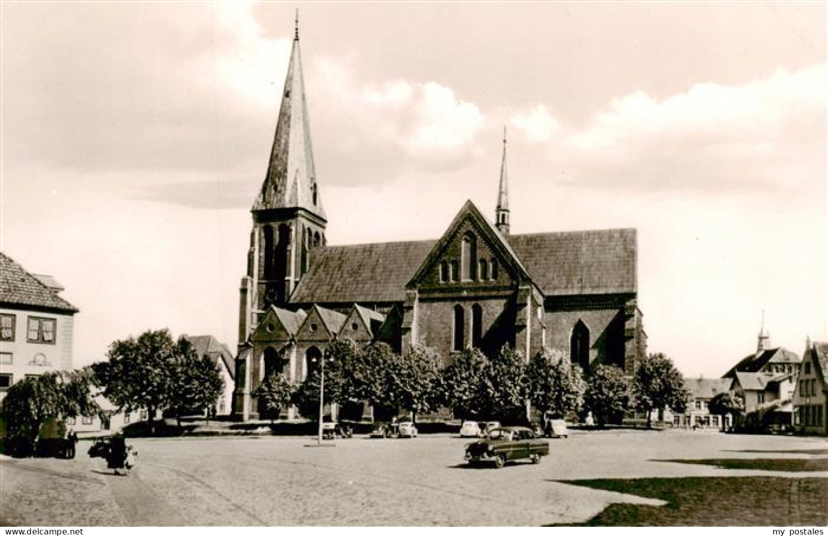 Meldorf Suedermarkt mit Dom