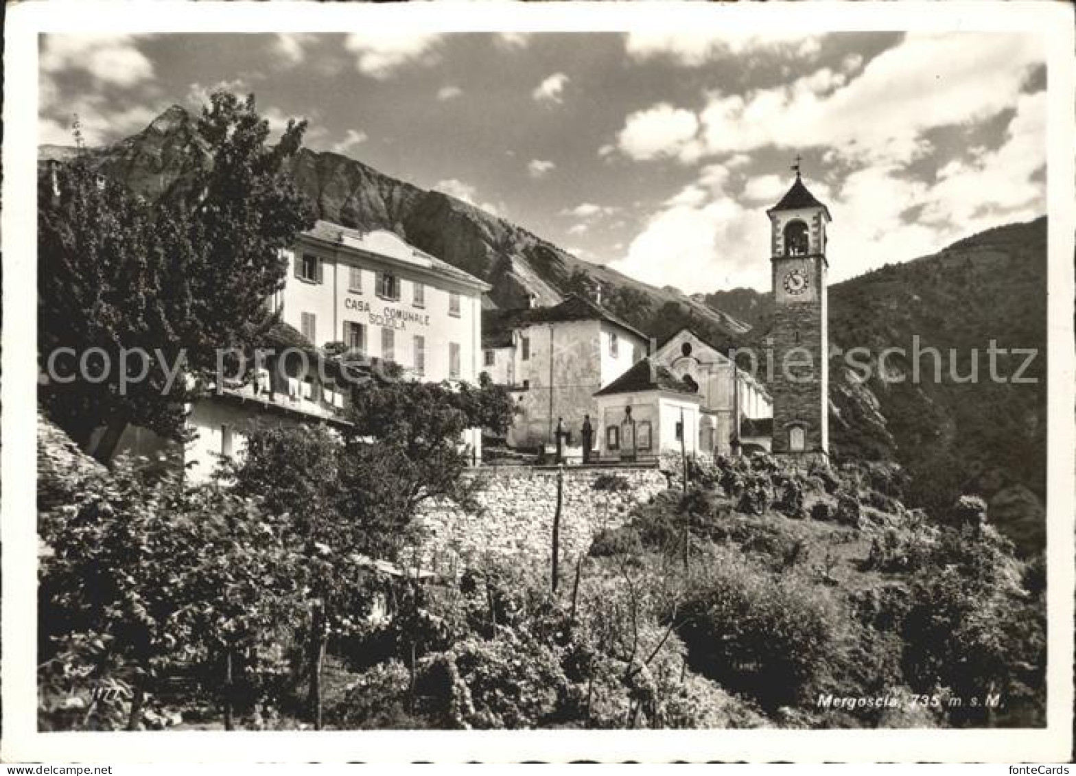 Mergoscia Dorfpartie mit Kirche