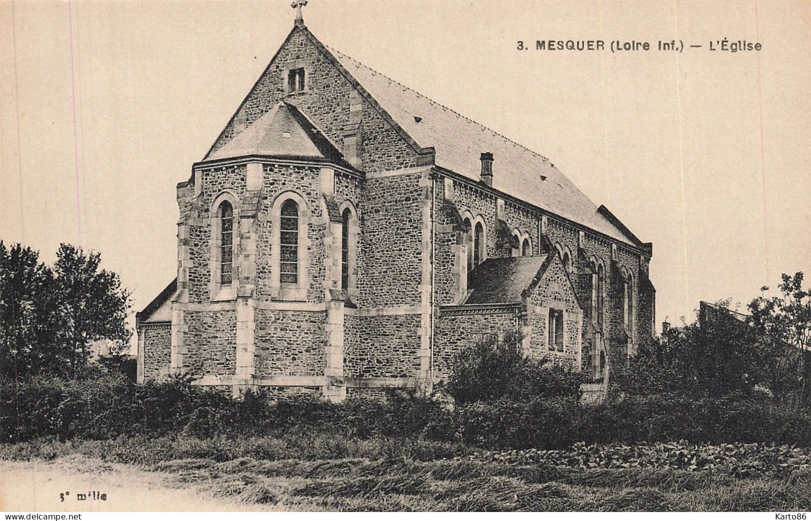 mesquer * quimiac * l'église du village