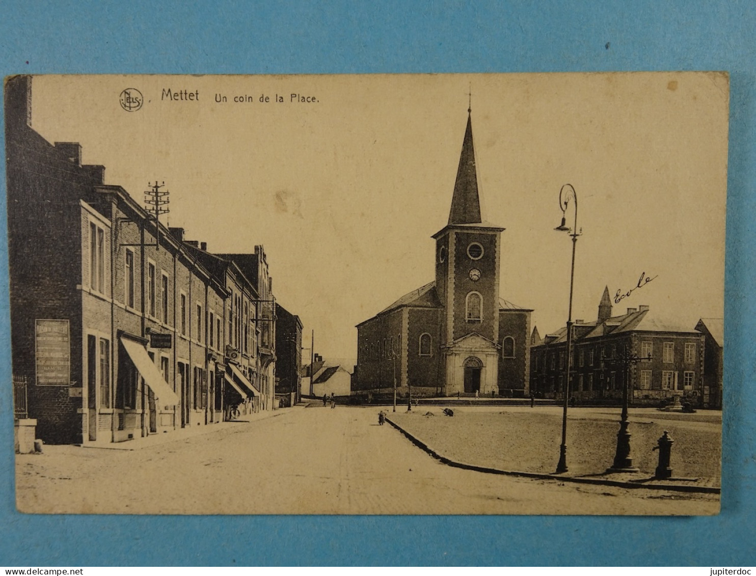 Mettet Un coin de la Place