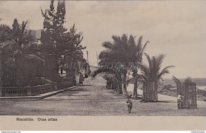 MEXICO - Mazatlan - Olas altas