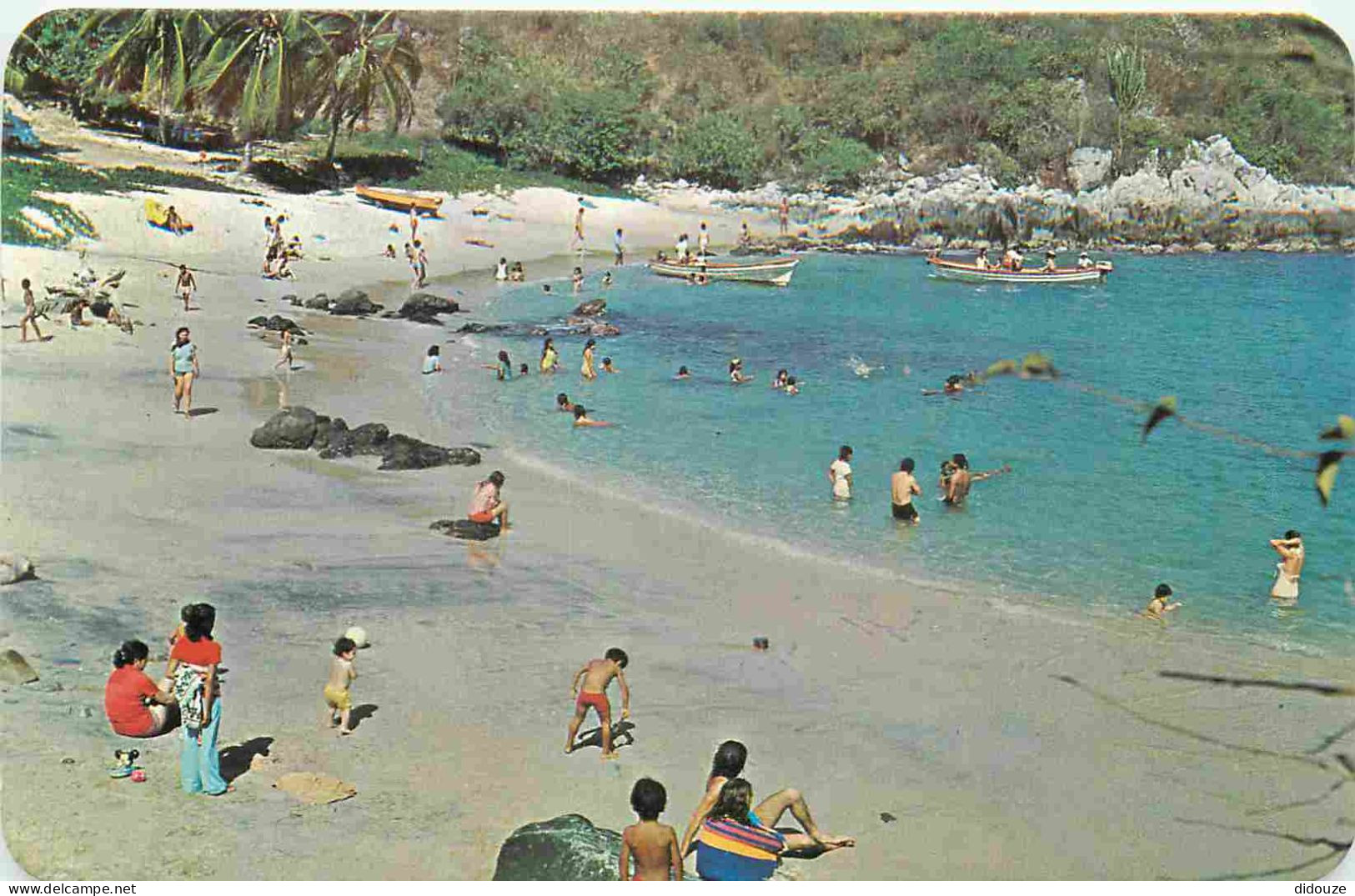 Mexique - Puerto escondido - Banistas en la preciosa Playa de Puerto Angelito - Bathers at the secluded puerto angelito