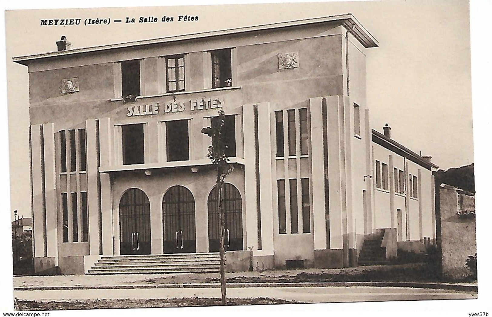 MEYZIEU - La Salle des Fêtes
