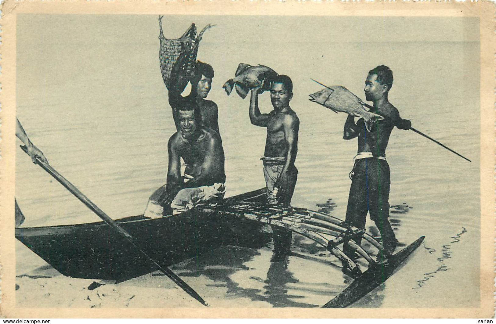 MICRONESIE , Iles CAROLINES , Retour de peche ,  * 576 69