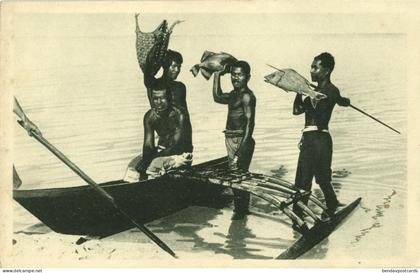 Caroline Islands, Native Spear Fishers returning with Fish (1938) Postcard